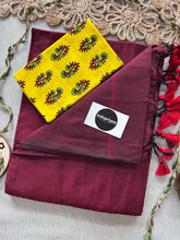 Marun Handloom Cotton Saree With Yellow Flower Print Blouse